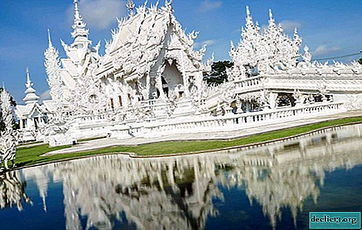 Beli tempelj v Chiang Raiju - preplet umetnosti in religije