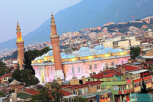 Mesto Bursa v Turecku - bývalé osmanské hlavné mesto