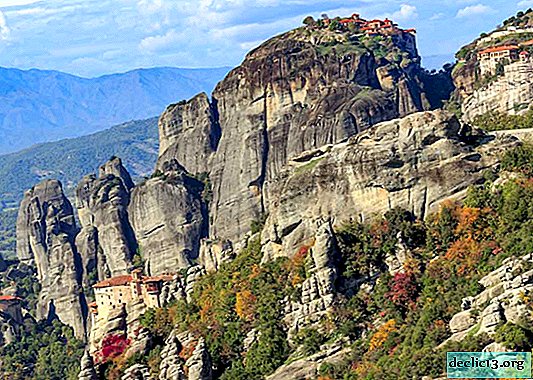 Grčija, Meteorji: samostani med nebom in zemljo