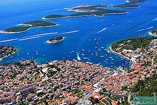 Hvaras: Kroatijos saulėtos salos gidas