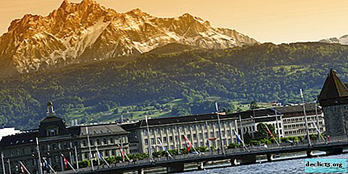 Lucerne - mesto pri horskom jazere vo Švajčiarsku
