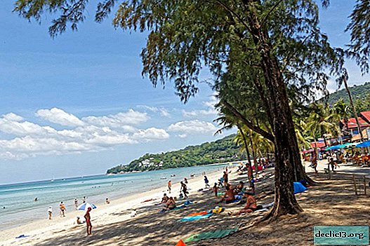 Praia de Phuket Kamala - relaxamento medido na Tailândia