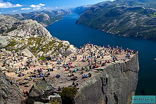 Prekestulen - najnavštevovanejšia skala Nórska