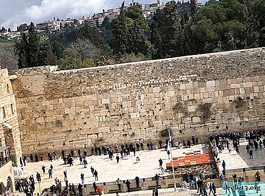 Zid plaka - starodavno svetišče v Izraelu