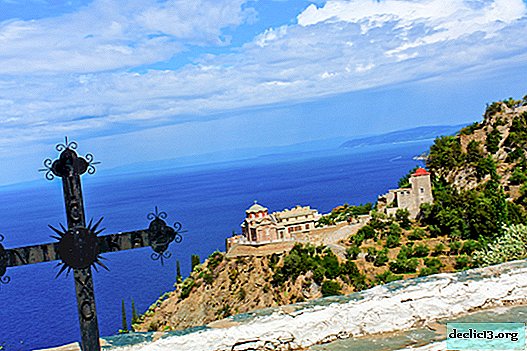 Athos-fjellet i Hellas. Hvordan komme til klostrene