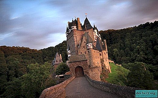 Grad Burg Eltz v Nemčiji - mojstrovina srednjeveške arhitekture