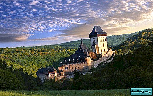 Karlstejn Castle - la perle du moyen âge en République tchèque