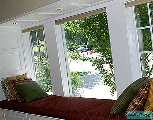 איך להכין ספה על אדן החלון, זנים של עיצובים