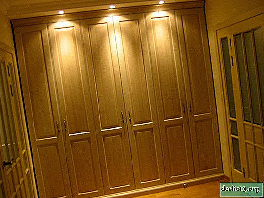 Overview of swing cabinets for the hallway, important nuances of selection