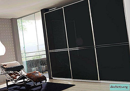 Features of black sliding wardrobes, selection tips