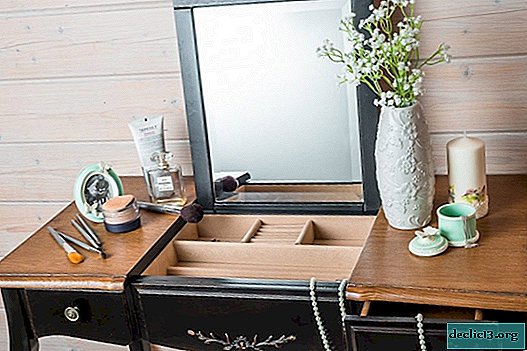 Modèles populaires de coiffeuse avec un miroir dans la chambre à coucher, leurs avantages