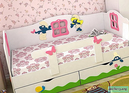 Une variété de lits avec des pare-chocs, des restrictions d'âge