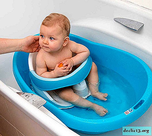 Sorter af stole til badning af babyen i badeværelset, tip til valg