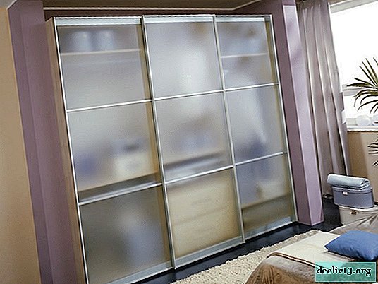 Options for sliding wardrobes with frosted glass; model overview