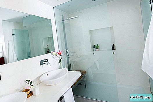 מקשטים מקלחת בחדר אמבטיה מודרני