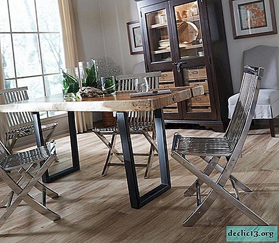 Cadeiras dobráveis ​​para a cozinha: conforto e economia de espaço extra