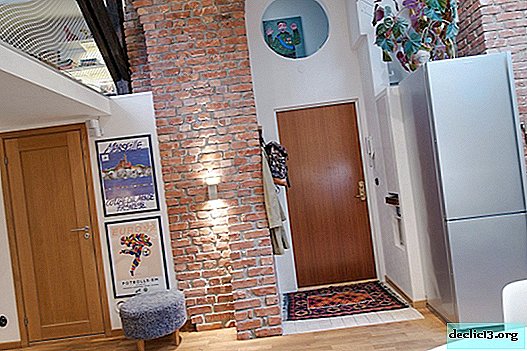 En moderne blanding af designideer i det indre af et svensk hus