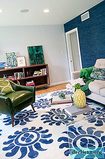 All shades of blue for a colorful living room interior